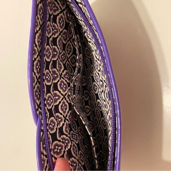 NWOT Vera Bradley Patchwork Collection Jazzy Clutch Simply Violet - Picture 5 of 7